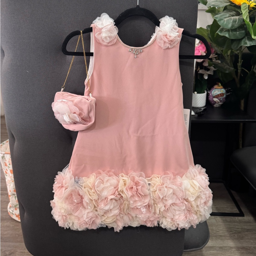 FINAL SALE✨

PINK GIRL Pink Floral Girl's Dress with matching bag - Picture 4 of 9